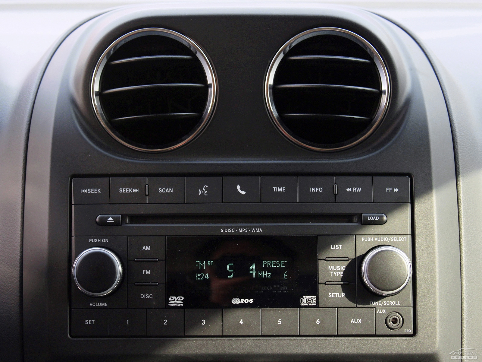 指南者(進口)內飾高清大圖