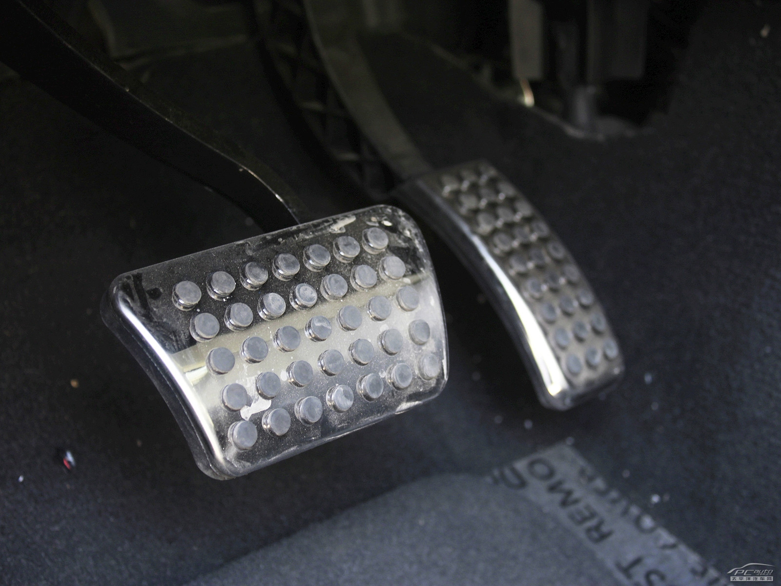 指南者(進口)內(nèi)飾高清大圖