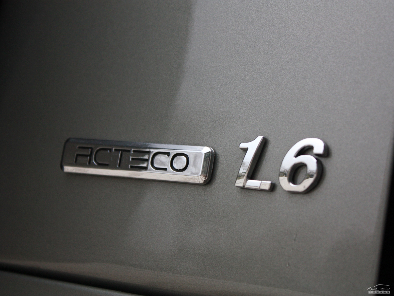 瑞虎細(xì)節(jié)高清大圖