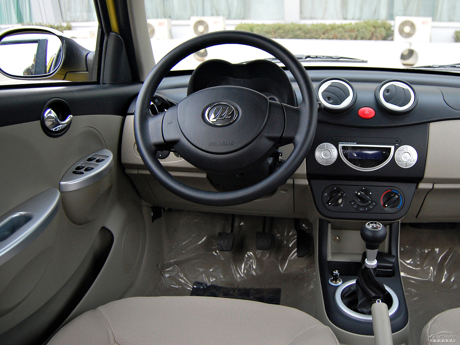 力帆320內(nèi)飾高清大圖