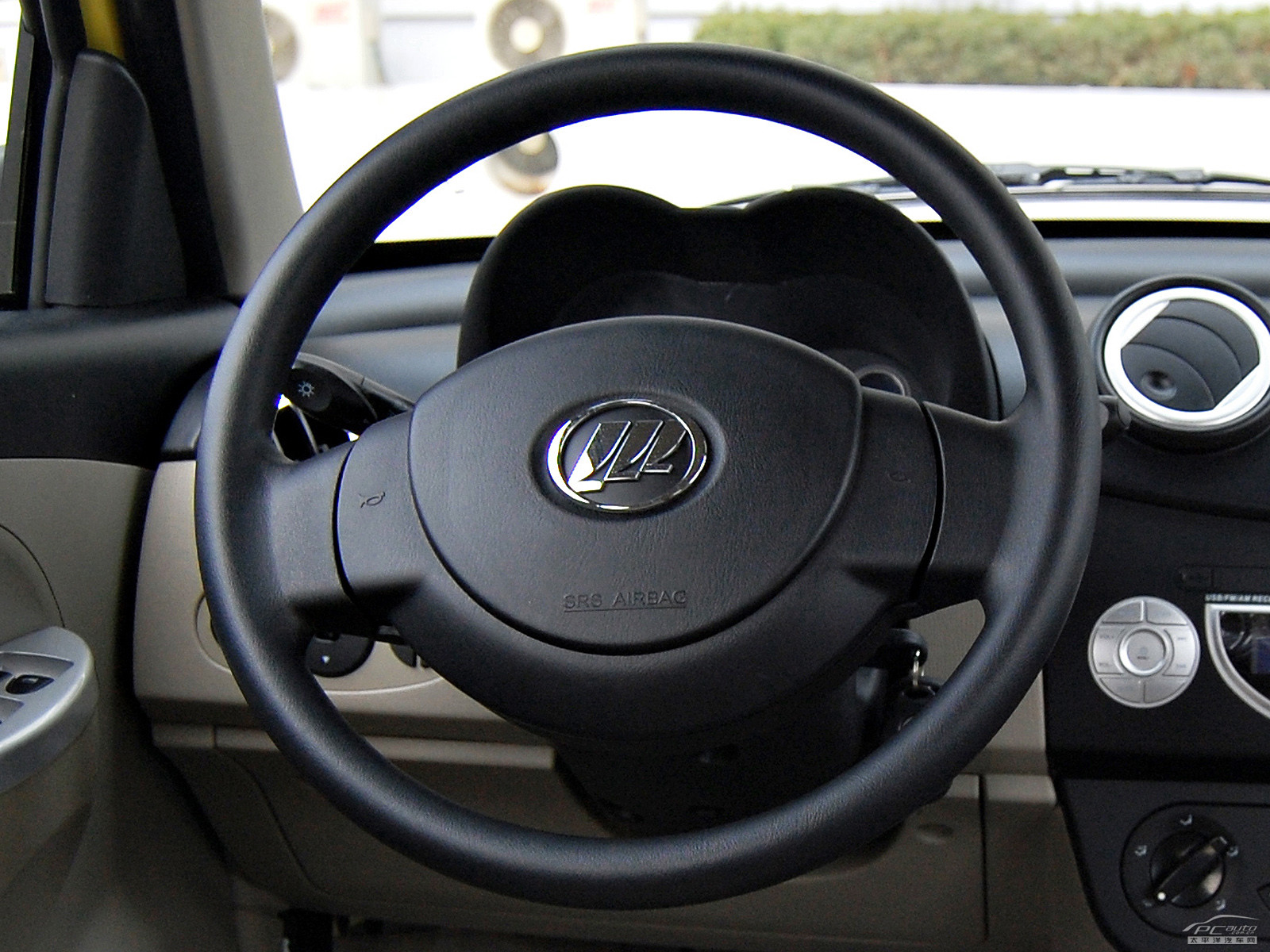 力帆320內(nèi)飾高清大圖