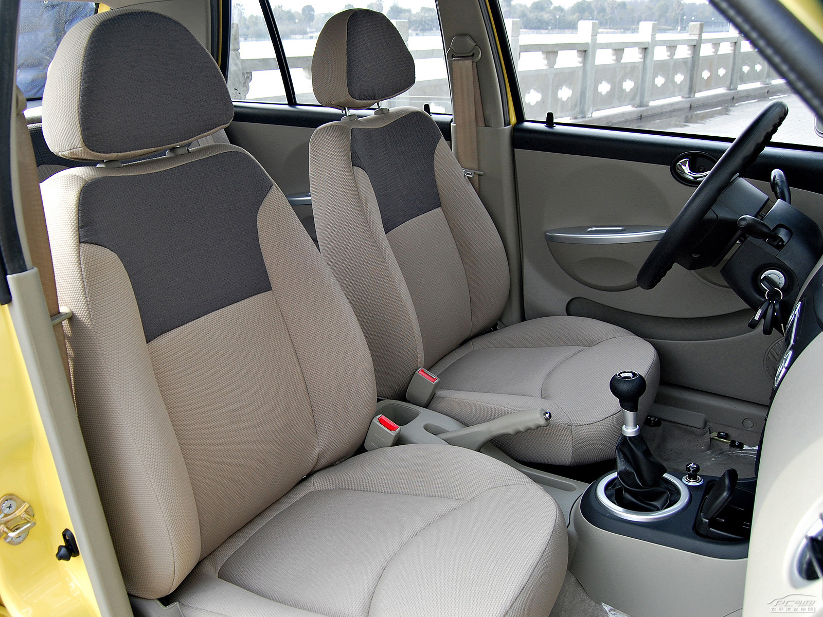 力帆320內(nèi)飾高清大圖