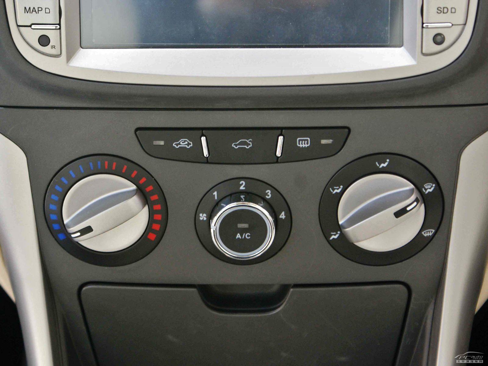 駿捷FSV內(nèi)飾高清大圖