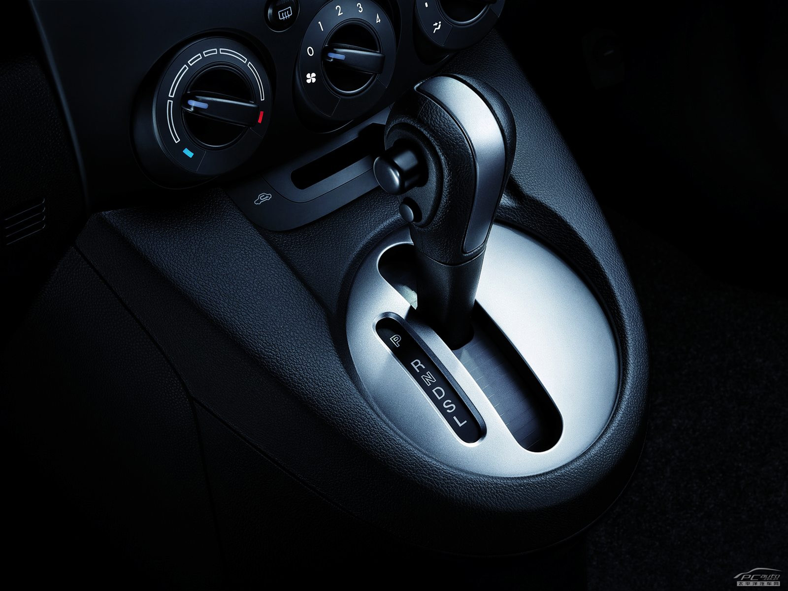 馬自達(dá)2內(nèi)飾高清大圖