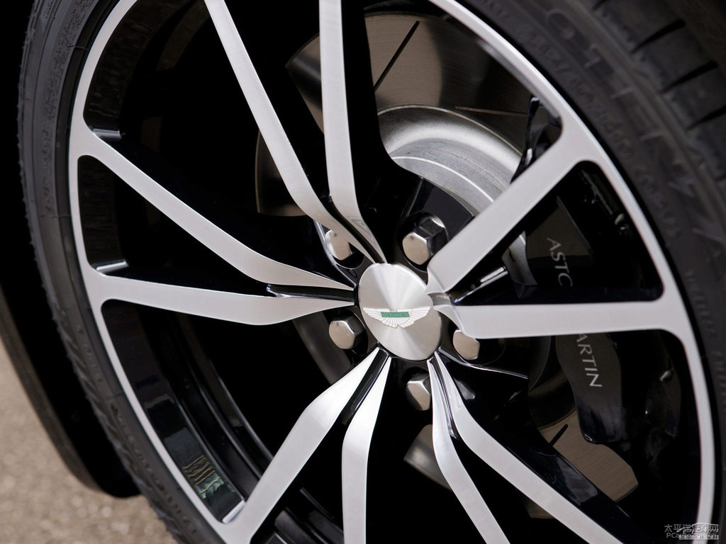 V8 Vantage(ji)DƬ