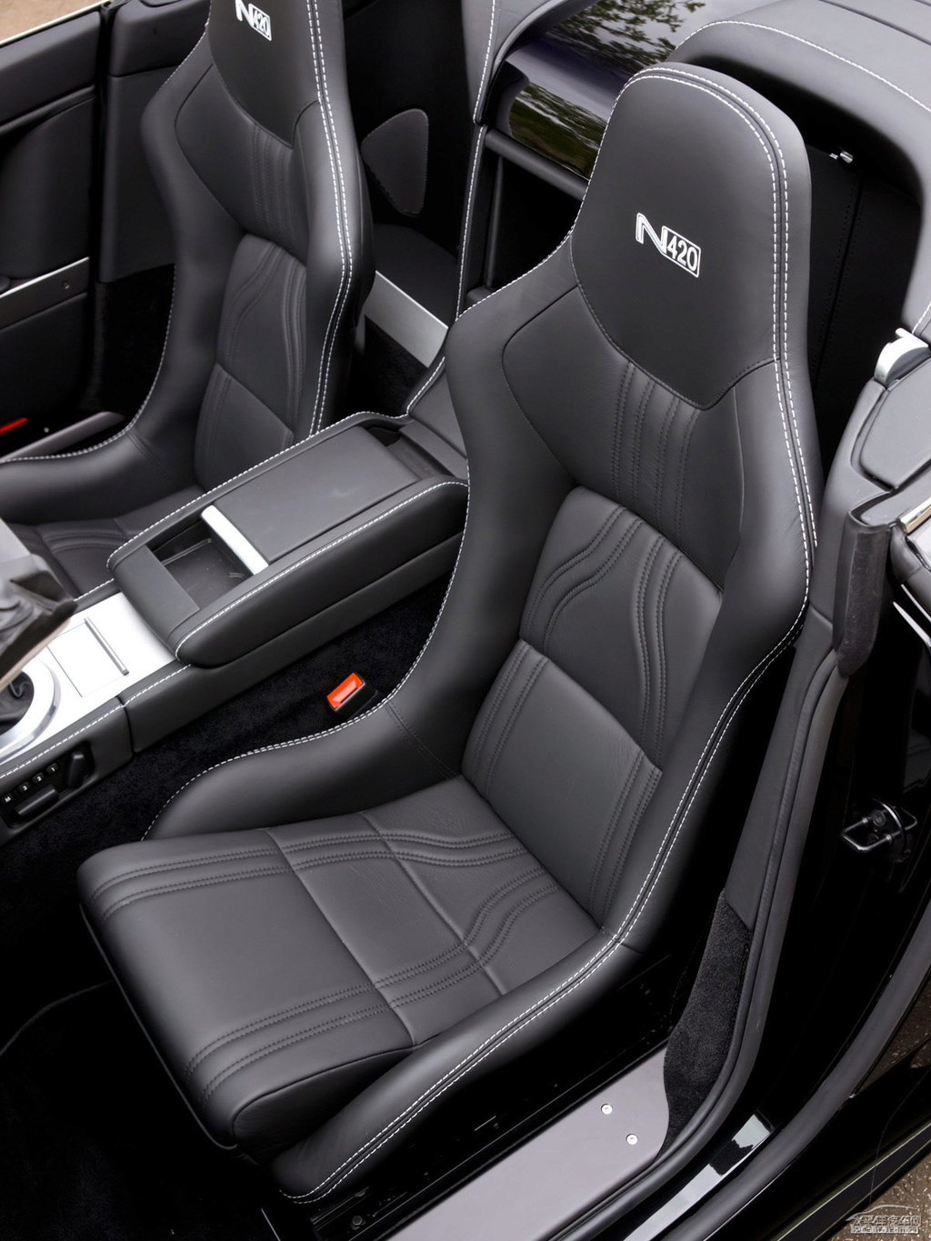 V8 Vantage(ni)DƬ
