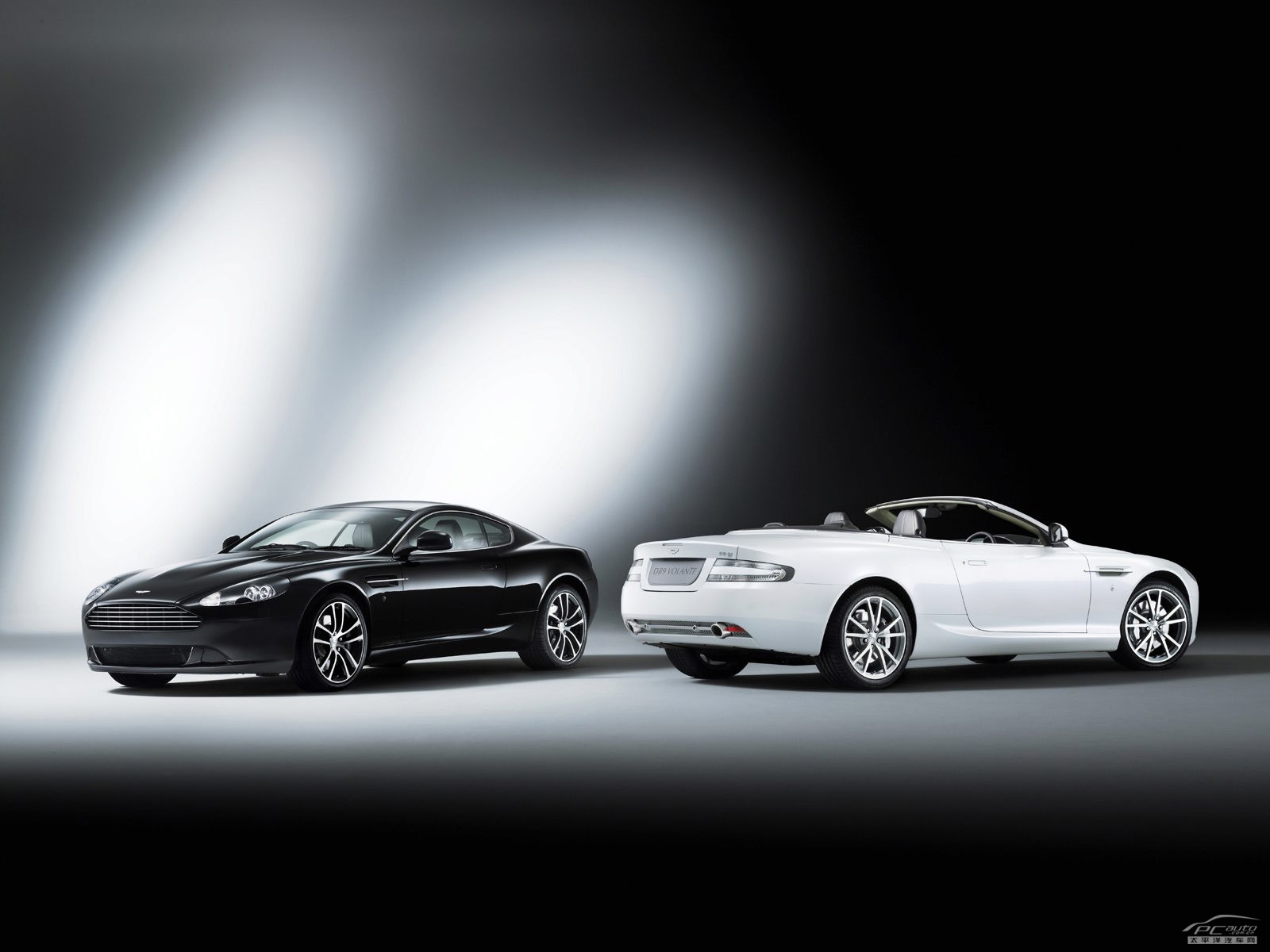 DB9外觀高清大圖