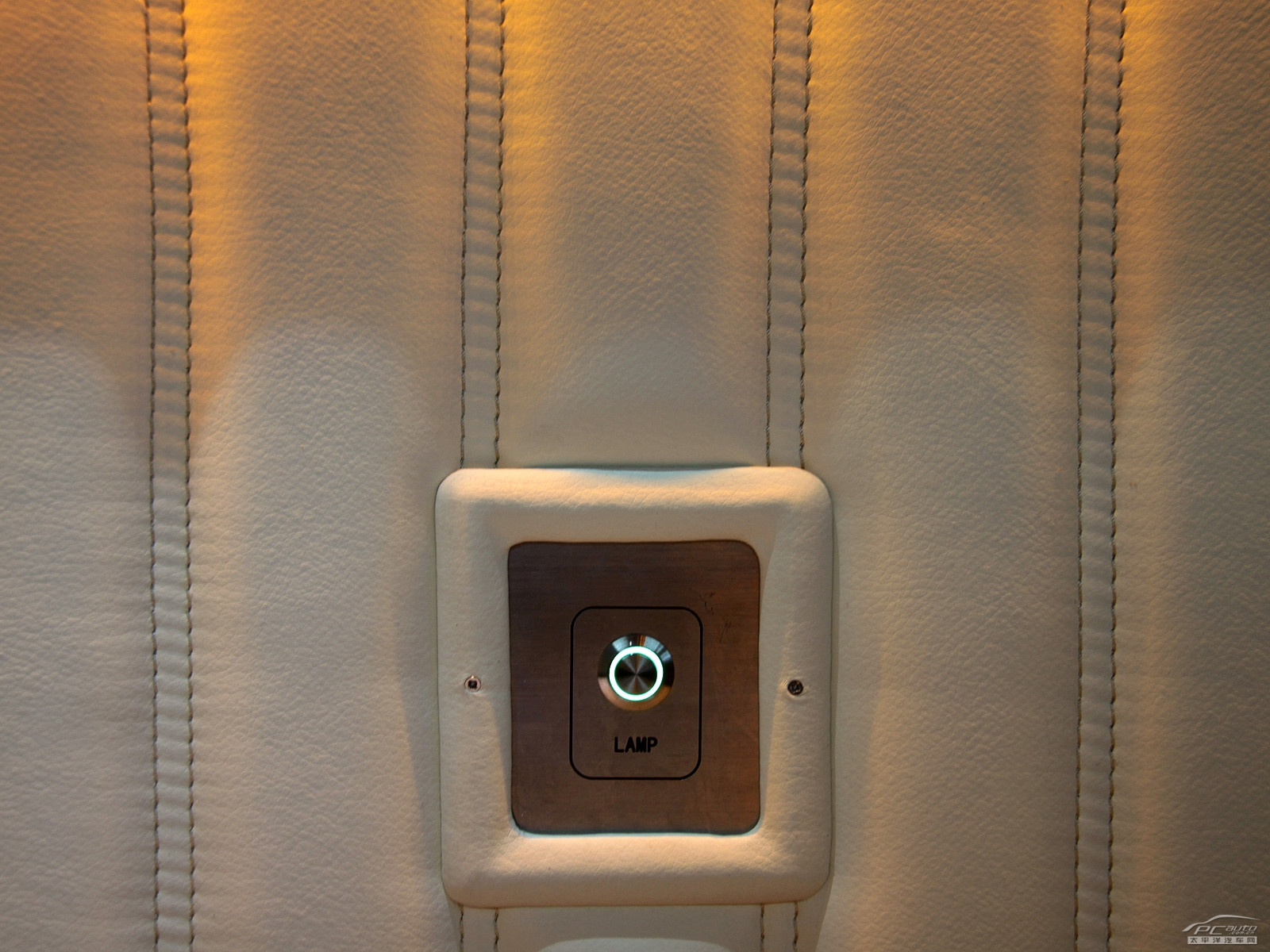 斯賓特內(nèi)飾高清大圖