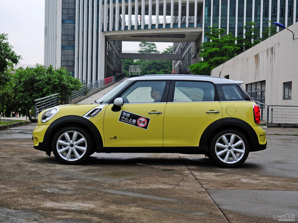 SɫMINI COUNTRYMAN܇^^DƬ