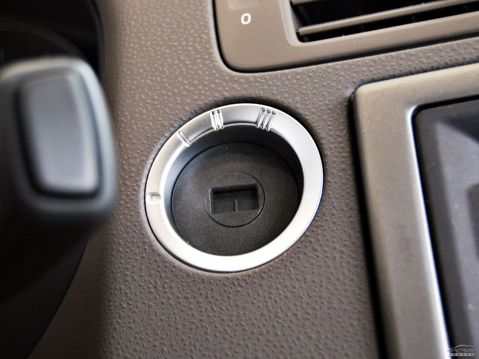 沃爾沃S40內(nèi)飾高清大圖