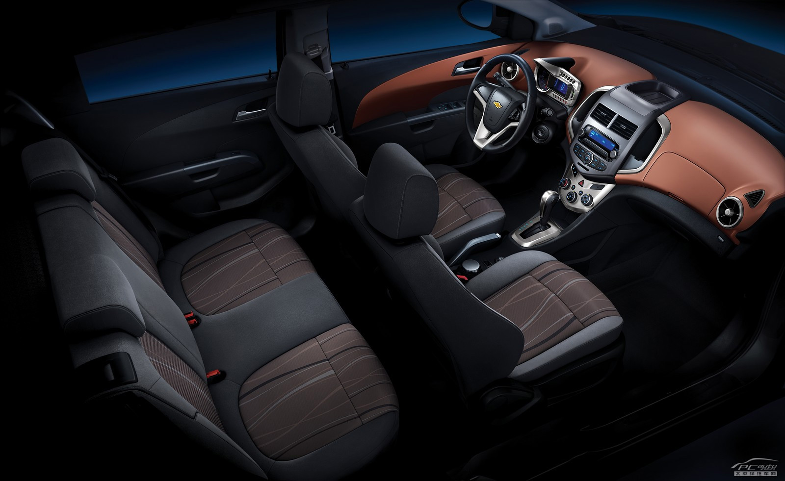 愛(ài)唯歐內(nèi)飾高清大圖