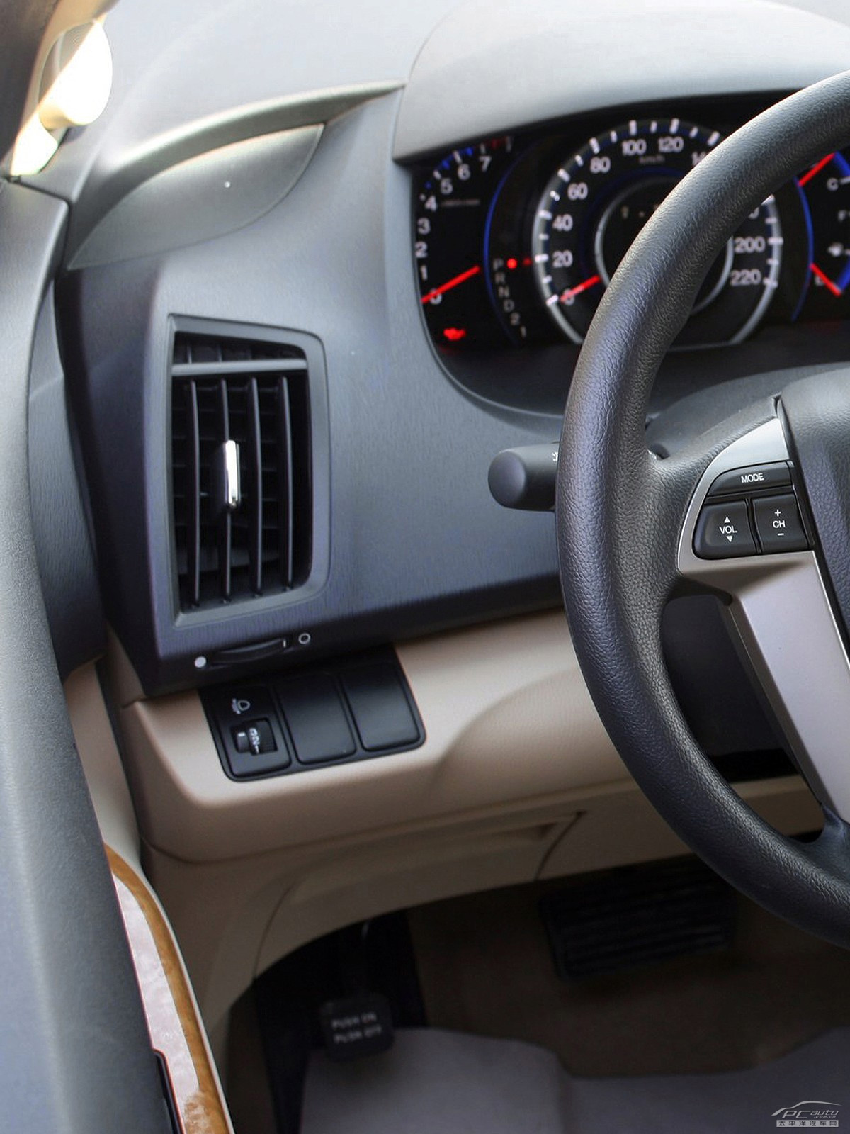 奧德賽內(nèi)飾高清大圖