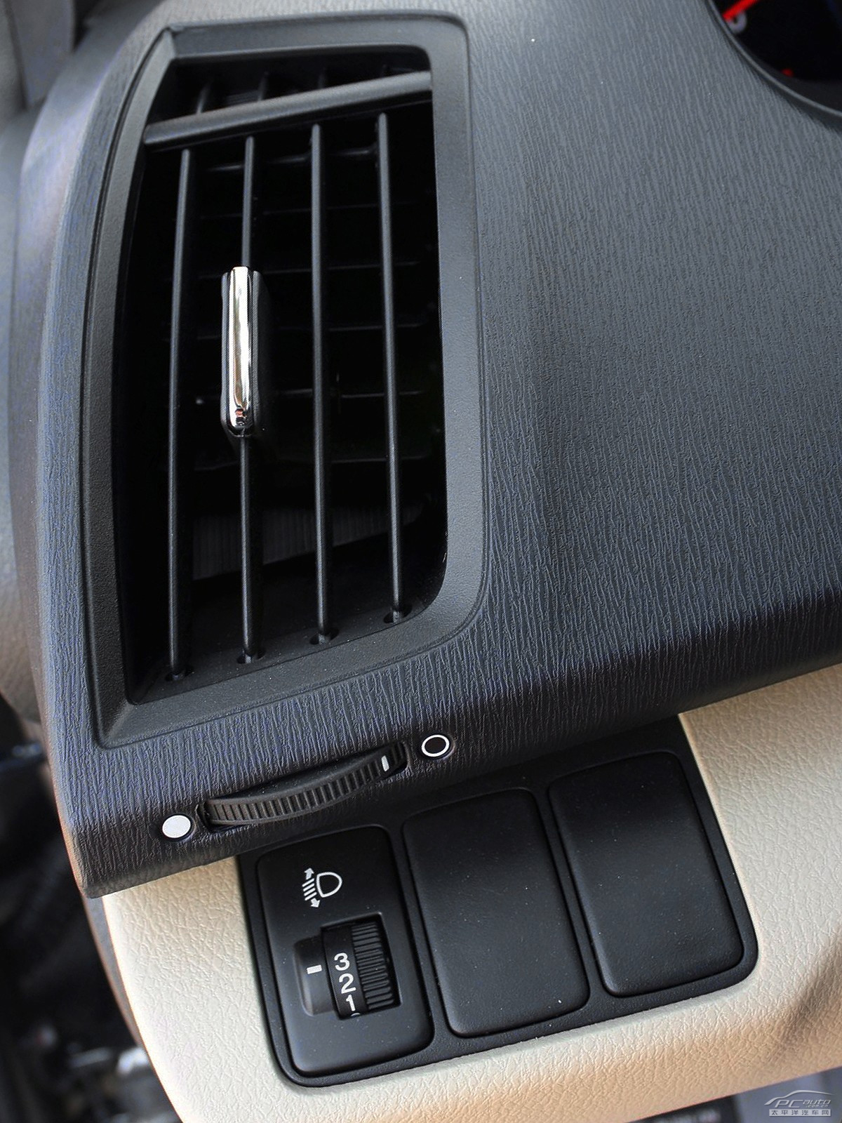 奧德賽內(nèi)飾高清大圖