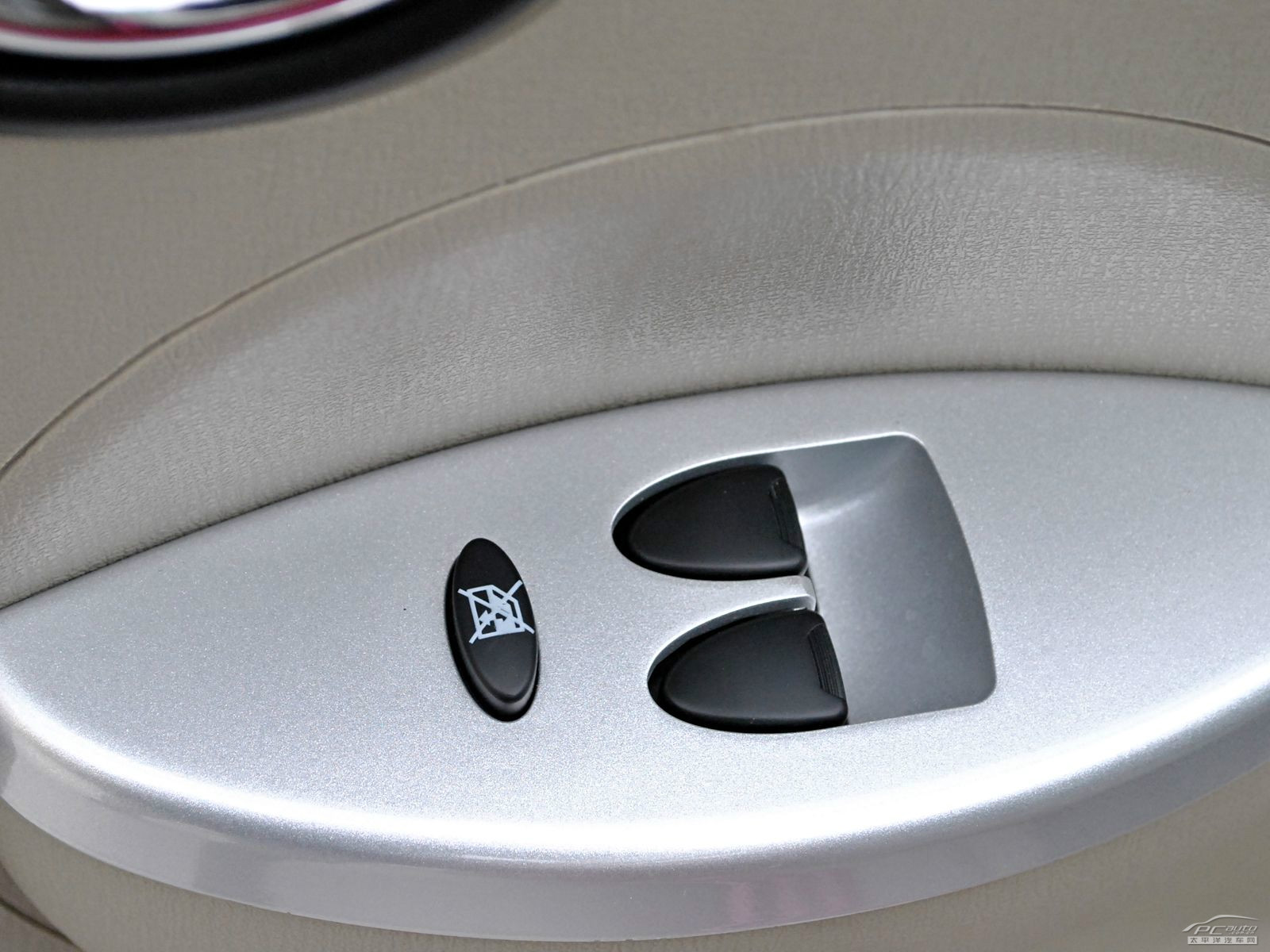 力帆320內(nèi)飾高清大圖