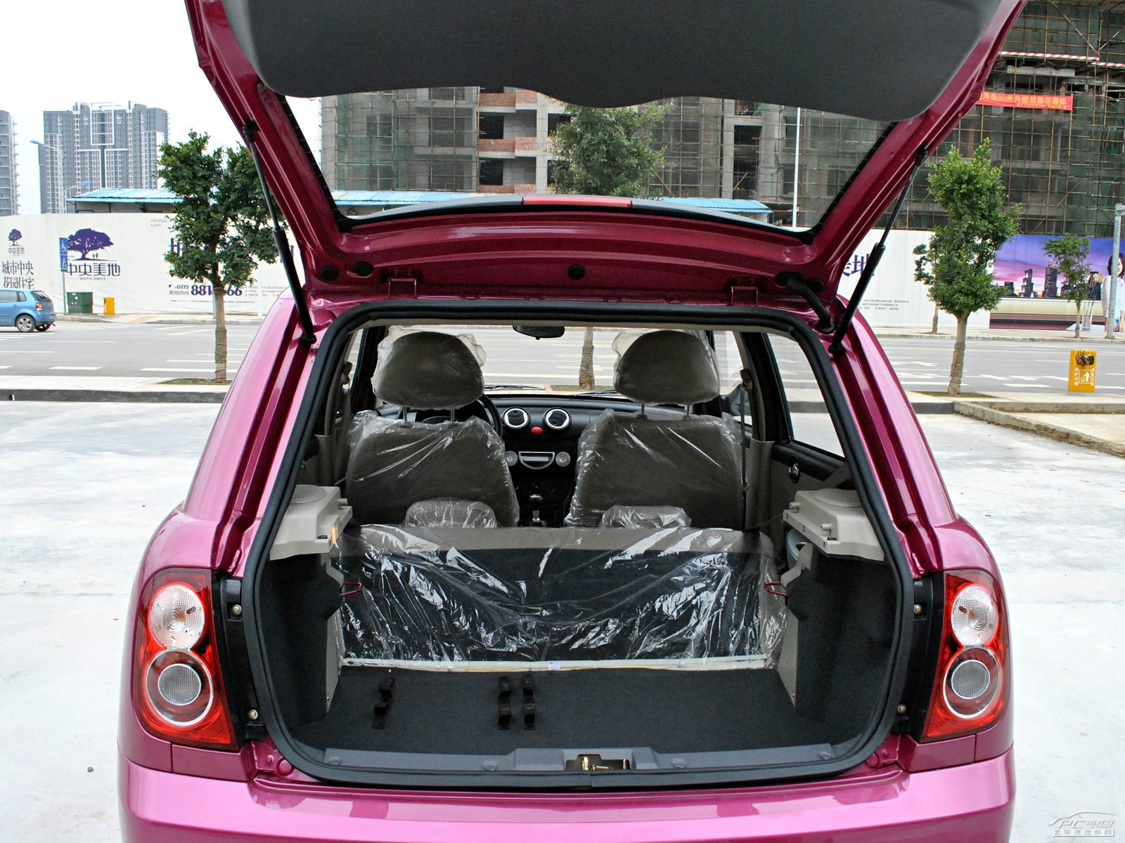 力帆320內(nèi)飾高清大圖