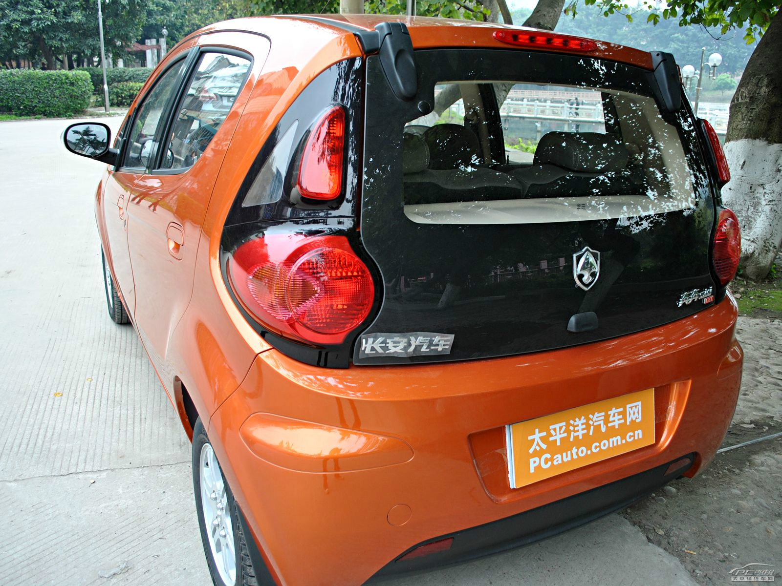 奔奔Mini外觀高清大圖