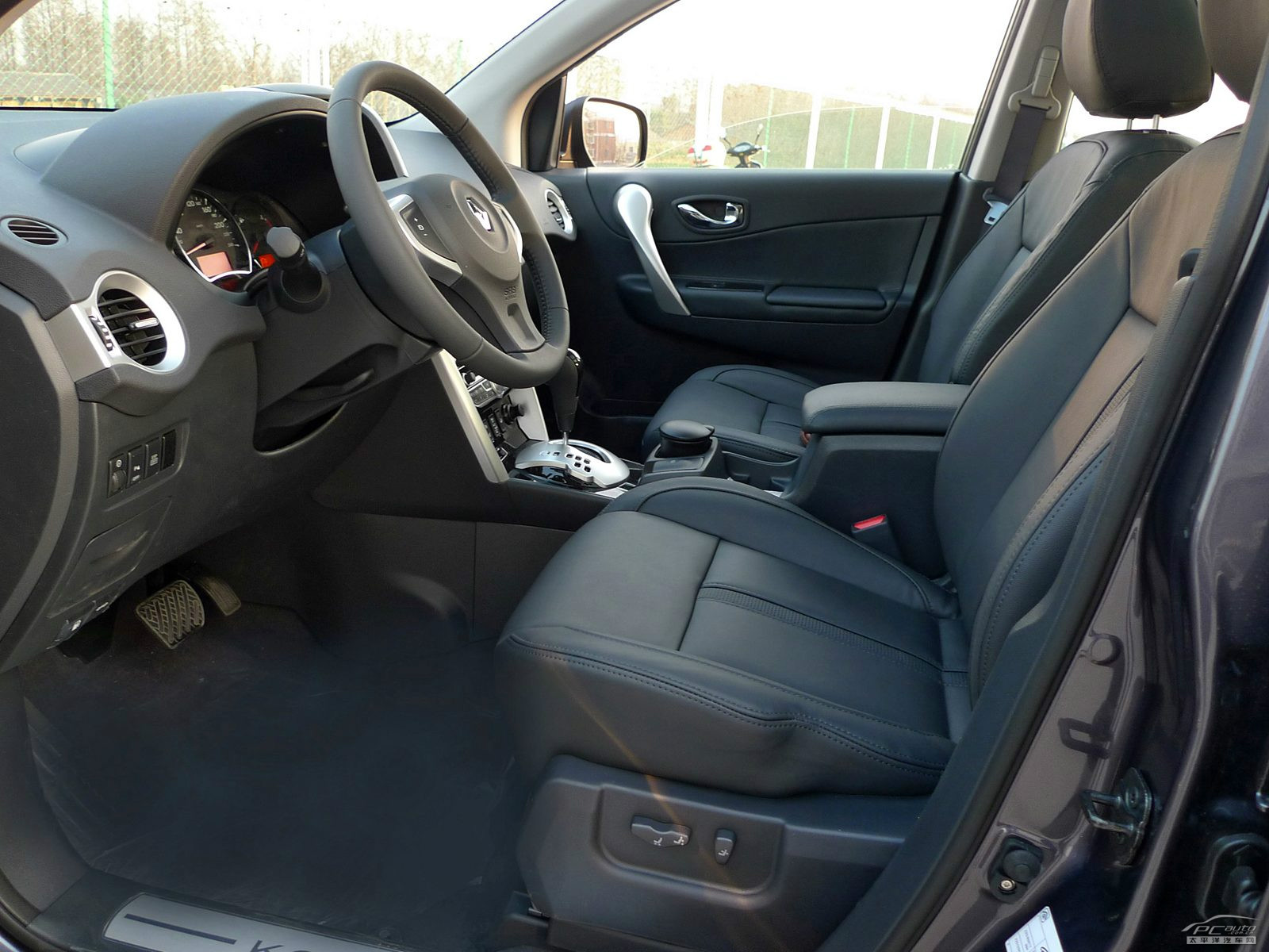 科雷傲(進(jìn)口)內(nèi)飾高清大圖