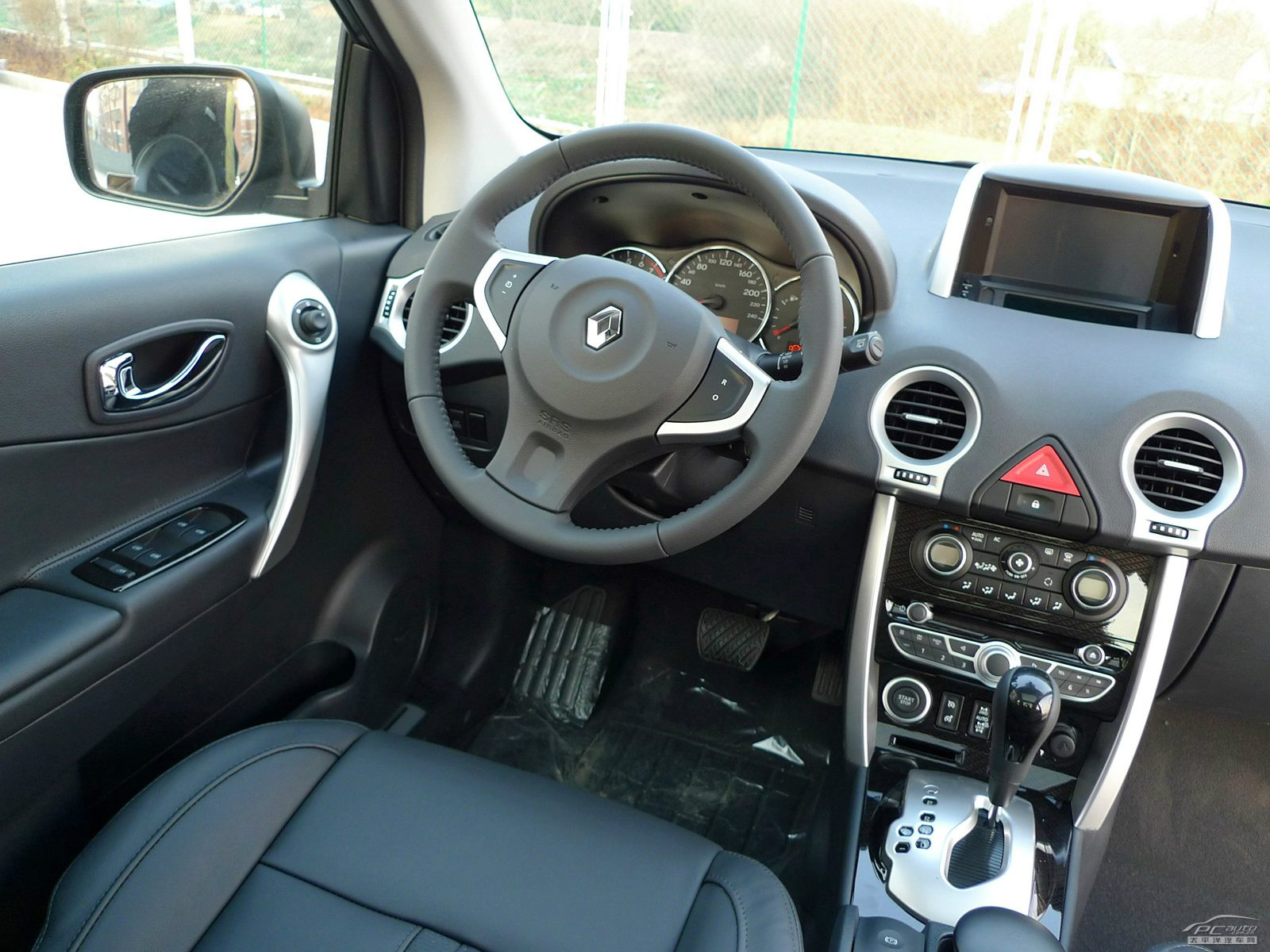 科雷傲(進口)內(nèi)飾高清大圖