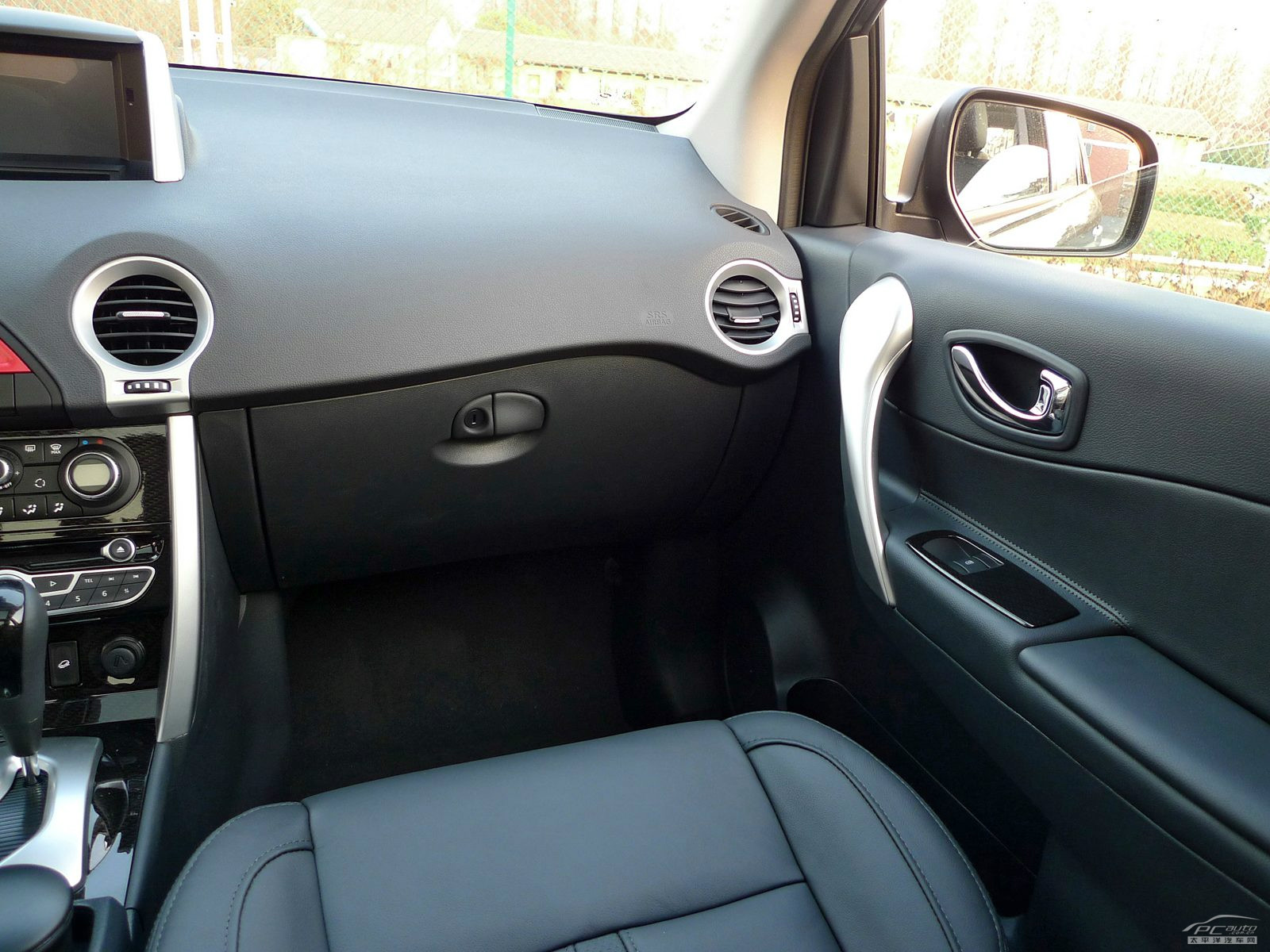 科雷傲(進口)內(nèi)飾高清大圖