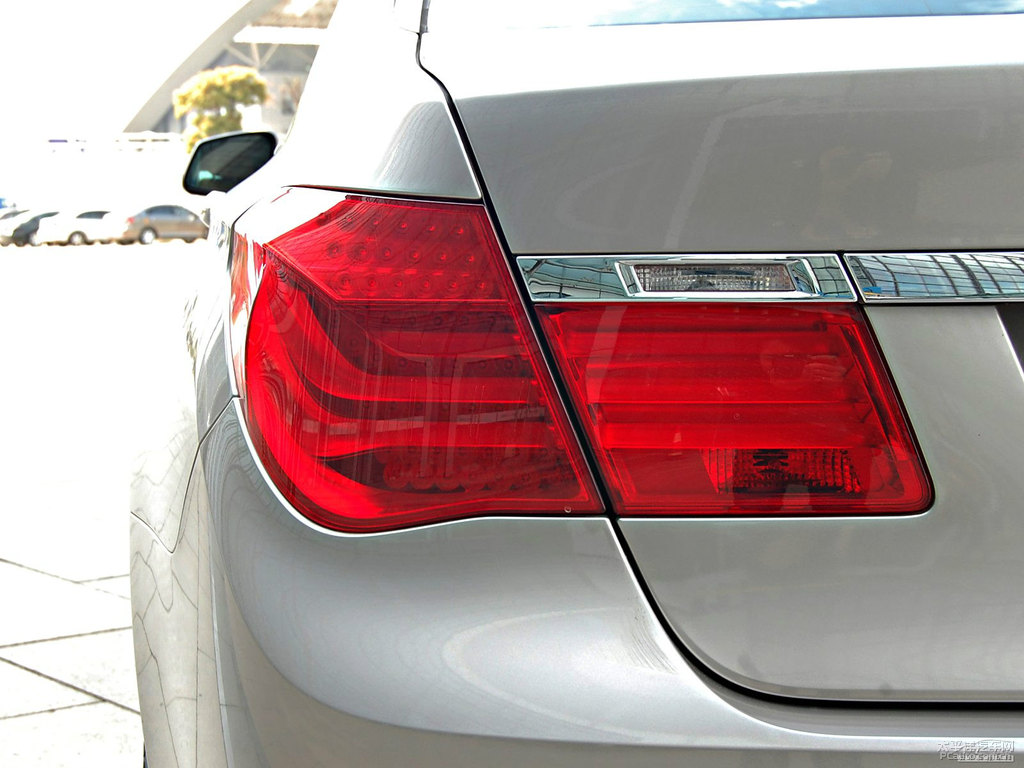 寶馬7系外觀圖片