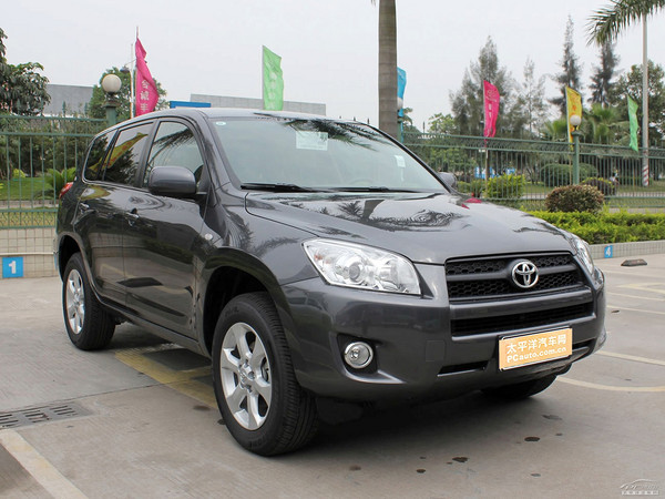 2011款丰田rav4 2.0 at 经典版