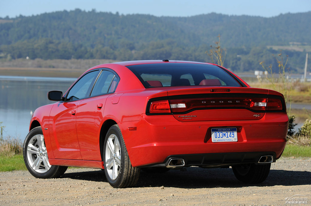 Charger^DƬ