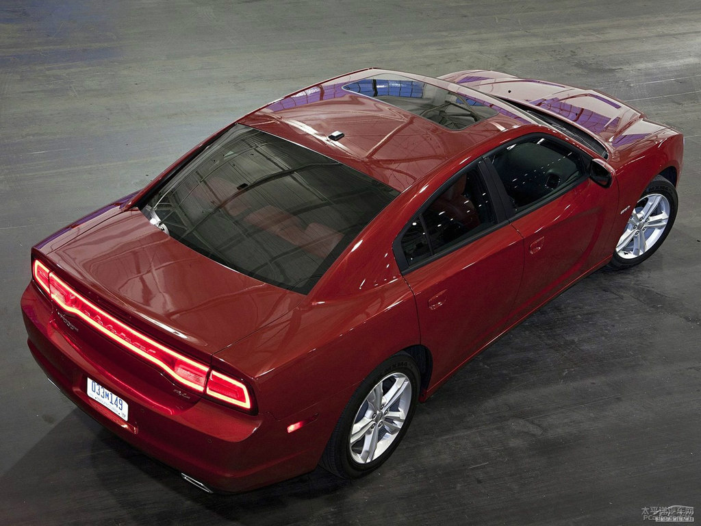 Charger^DƬ