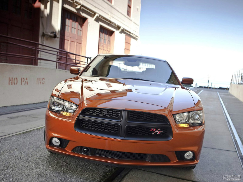 Charger^DƬ