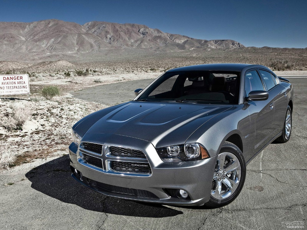 Charger^DƬ