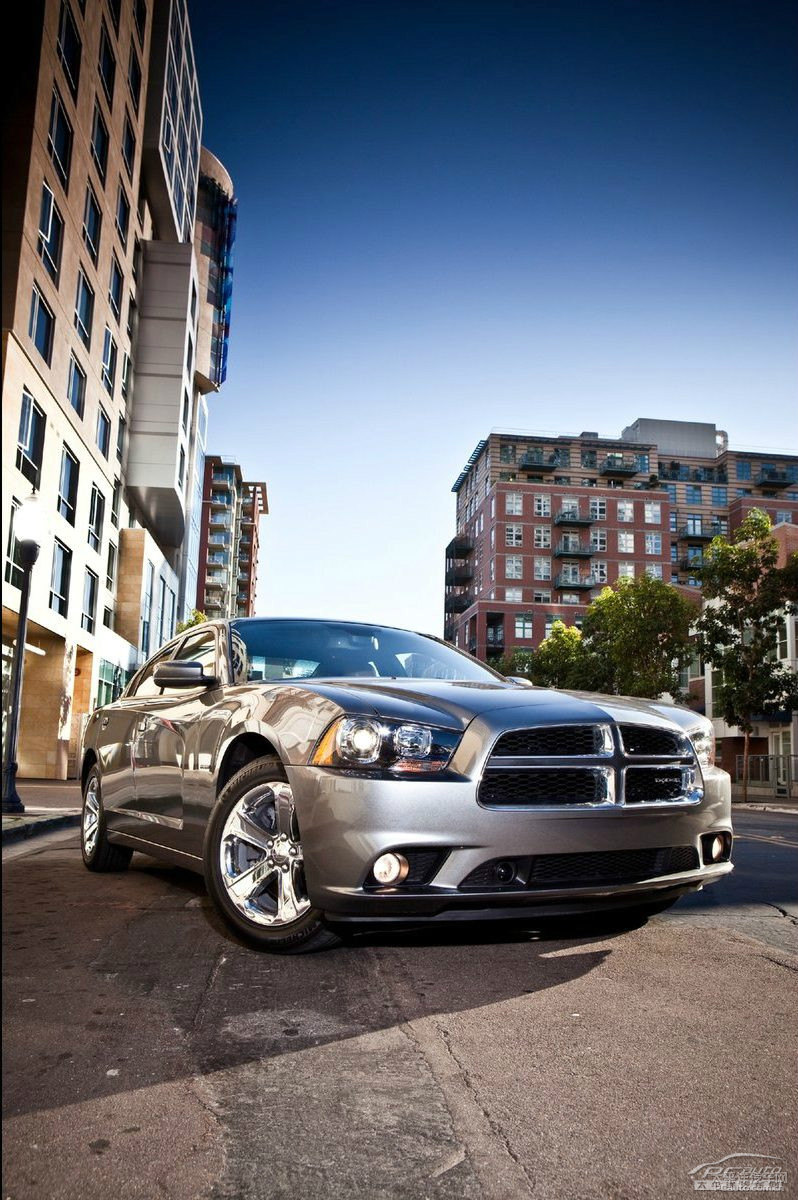 Charger^DƬ