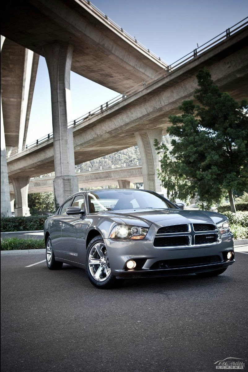 Charger^DƬ