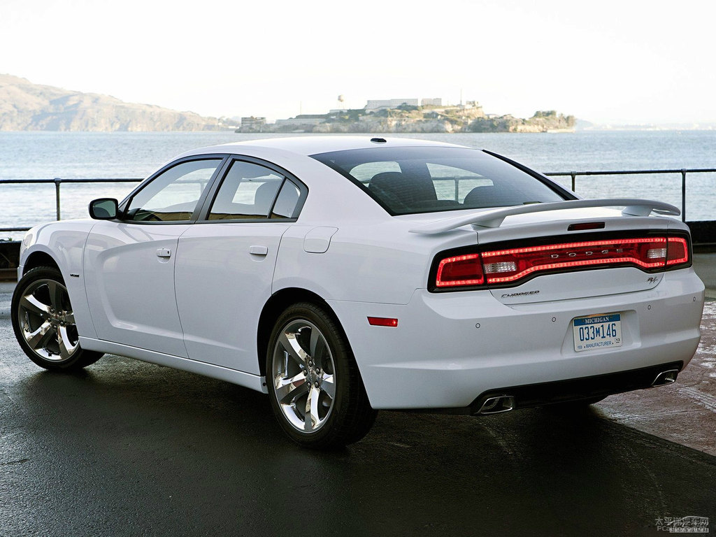 Charger^DƬ