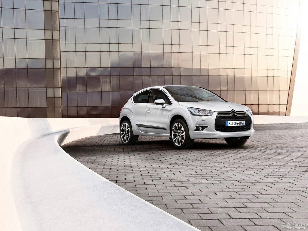 DS 4^DƬ