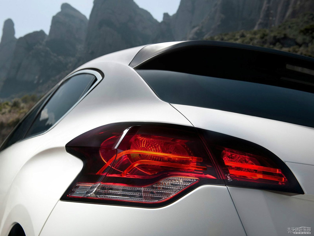 DS 4^DƬ