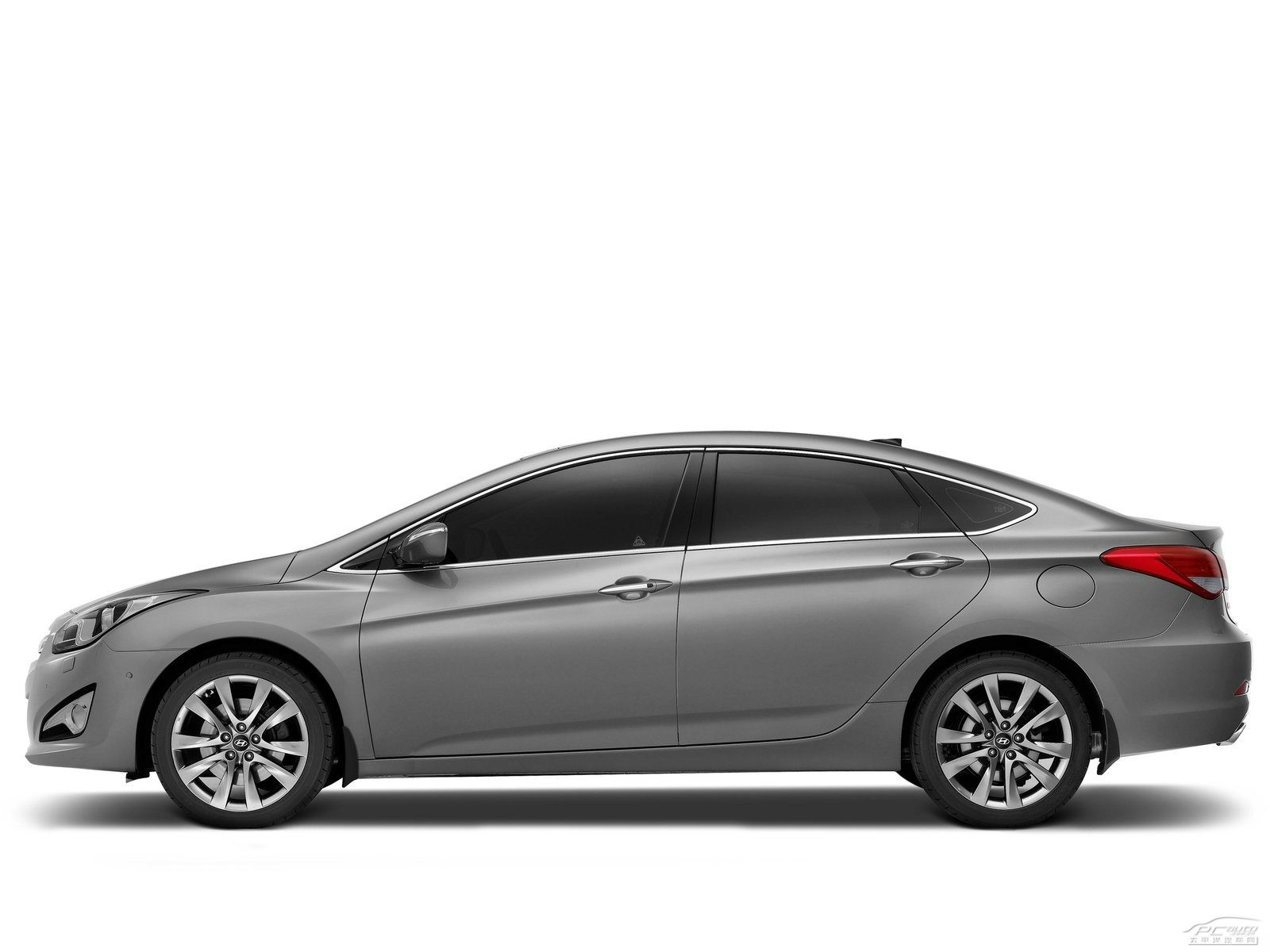 現(xiàn)代i40外觀高清大圖