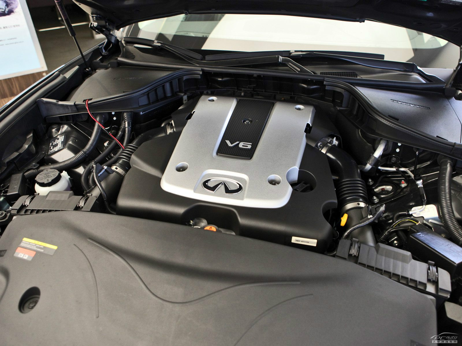 英菲尼迪M細(xì)節(jié)高清大圖