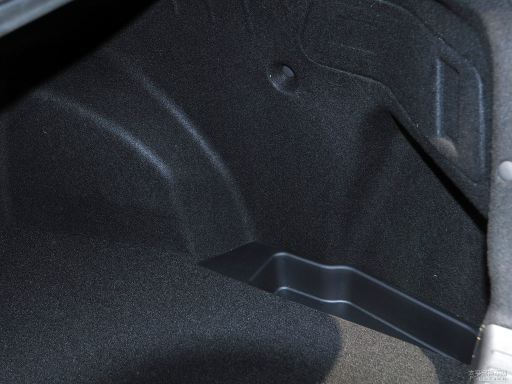 晶銀索納塔內(nèi)飾圖片