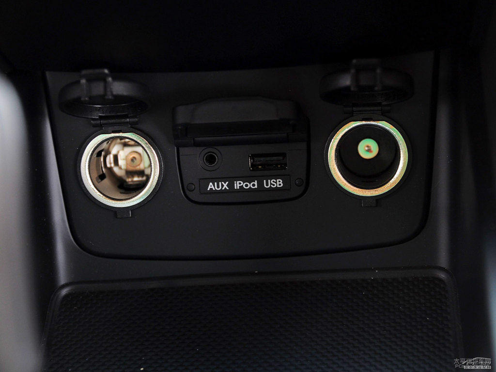 晶銀索納塔內(nèi)飾圖片