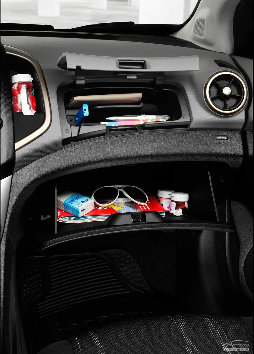 愛唯歐內(nèi)飾高清大圖