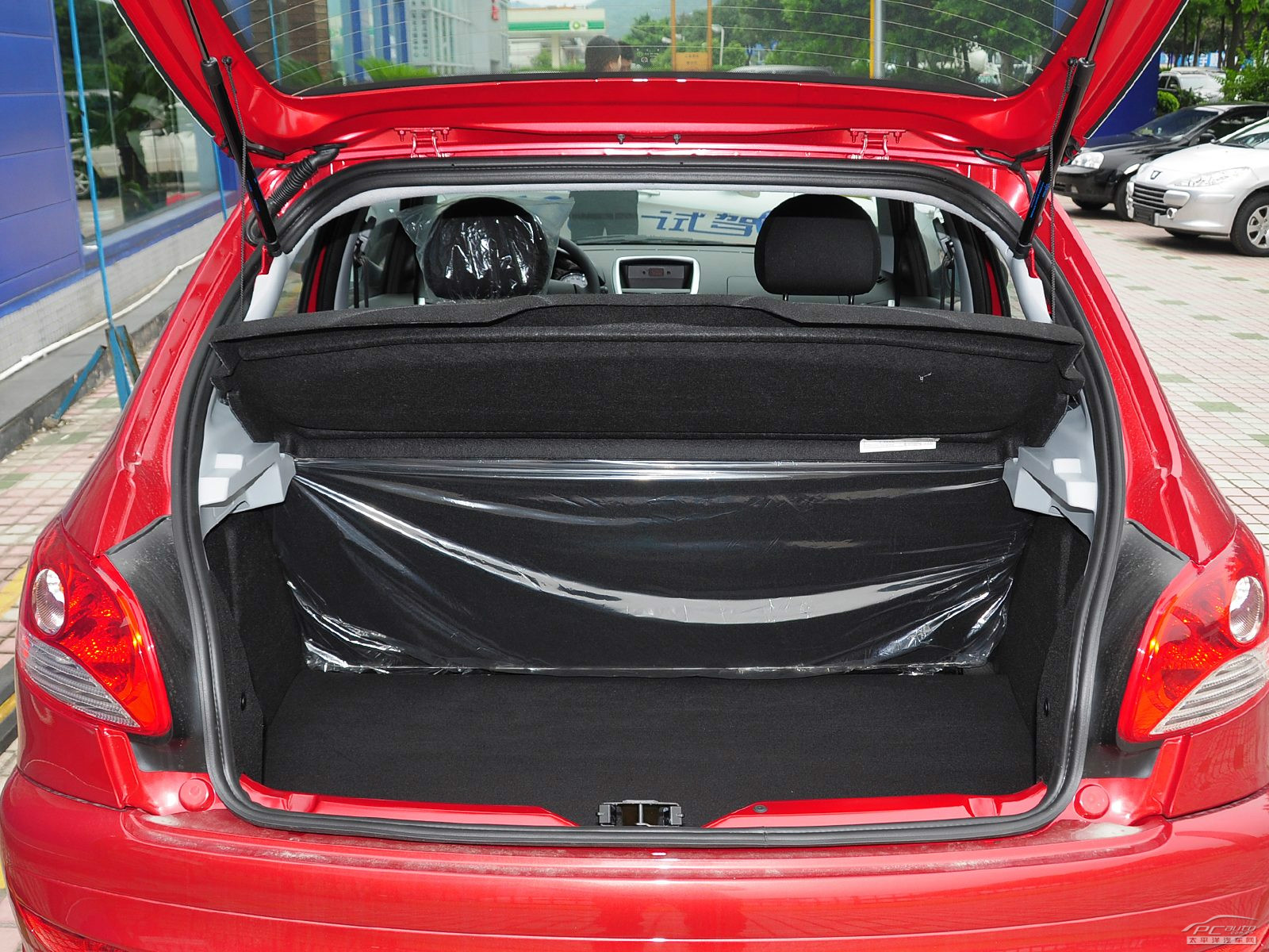 標致207空間高清大圖