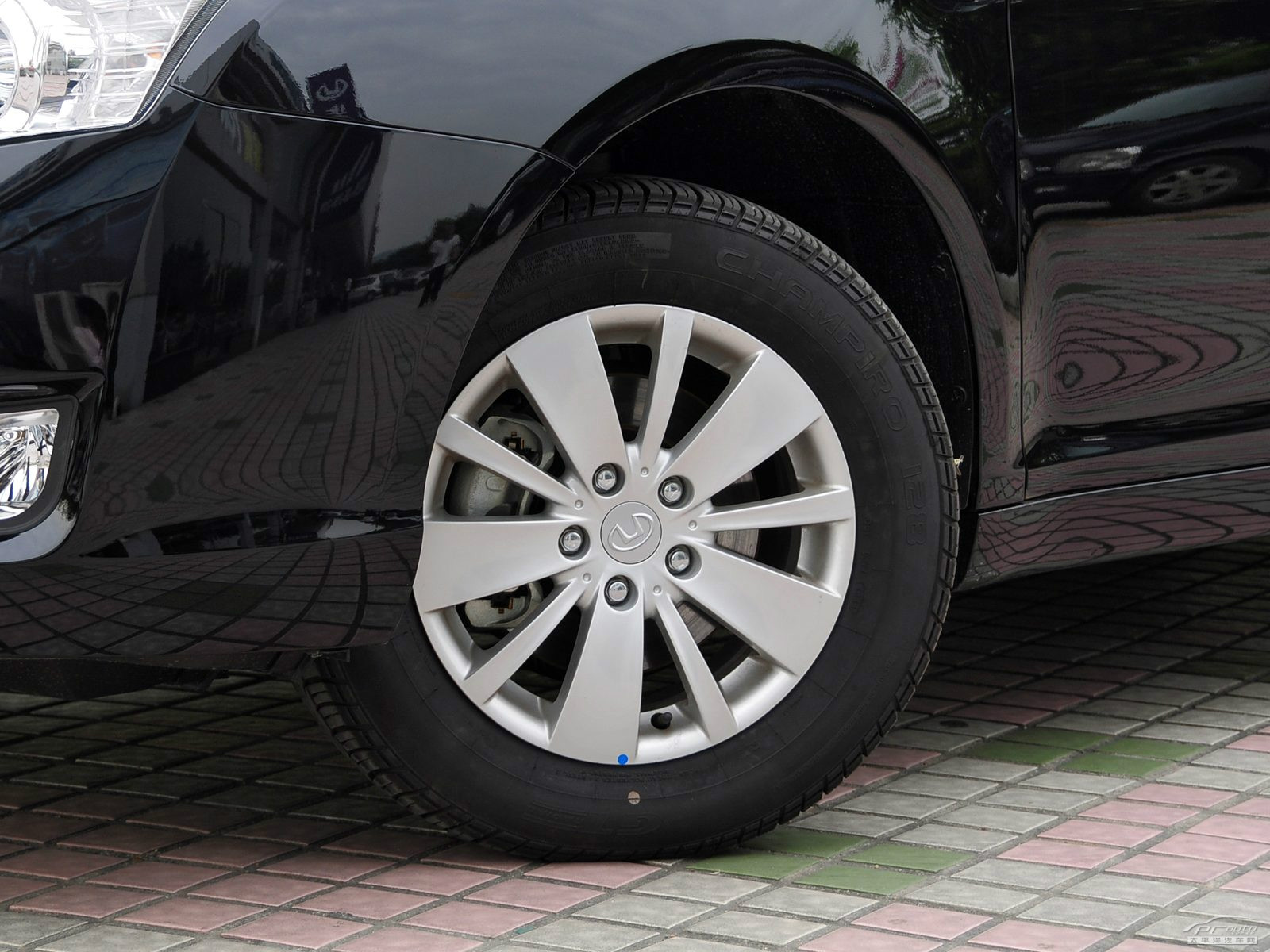 華泰B11外觀高清大圖