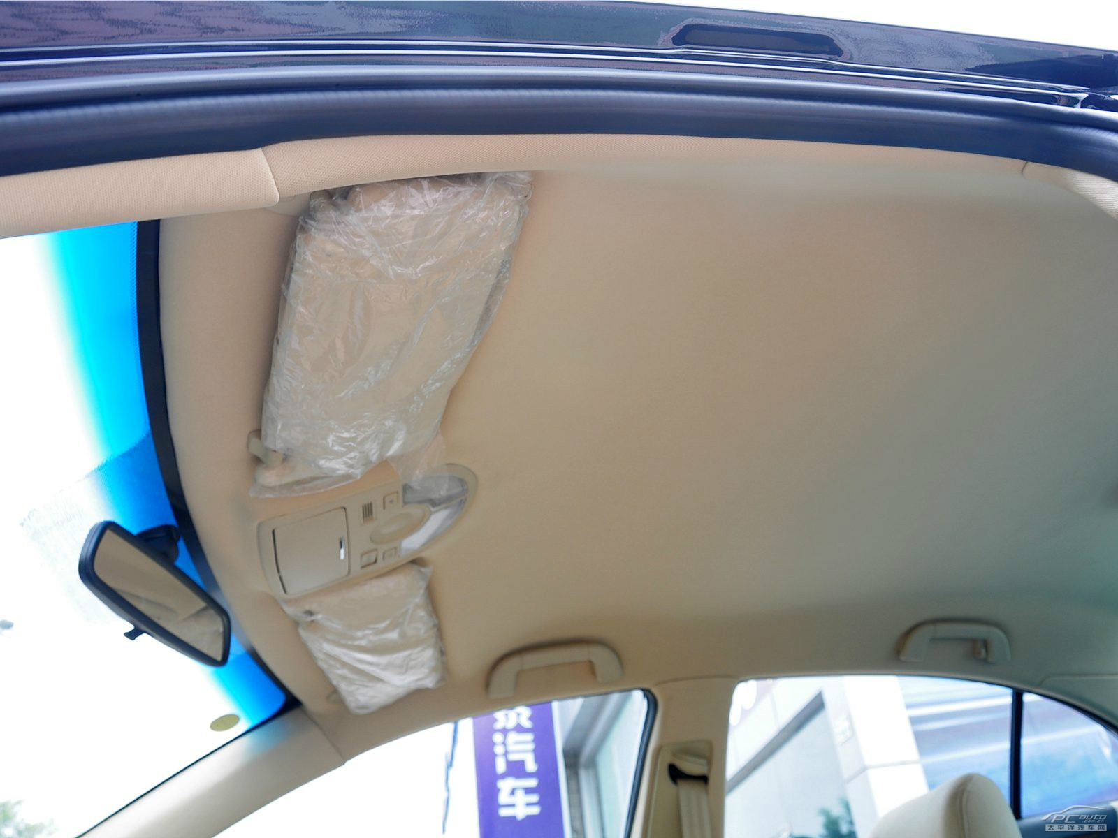 華泰B11內(nèi)飾高清大圖