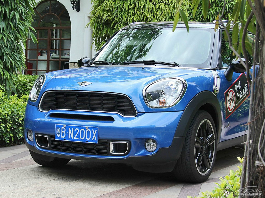 {(ln)ɫMINI COUNTRYMAN܇^^DƬ