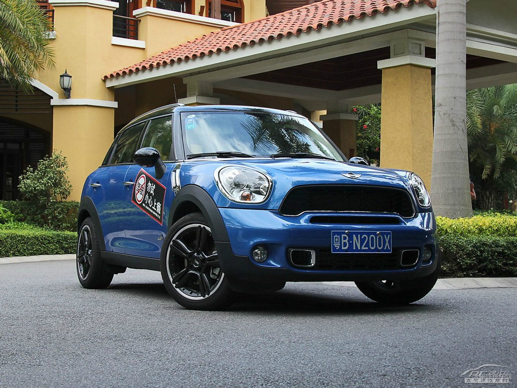 {(ln)ɫMINI COUNTRYMAN܇^^DƬ