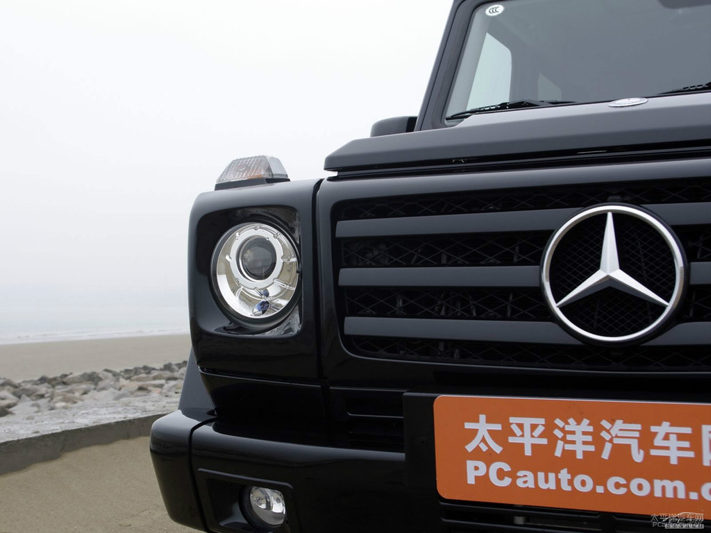 曜巖黑奔馳G級(jí)車(chē)頭外觀圖片