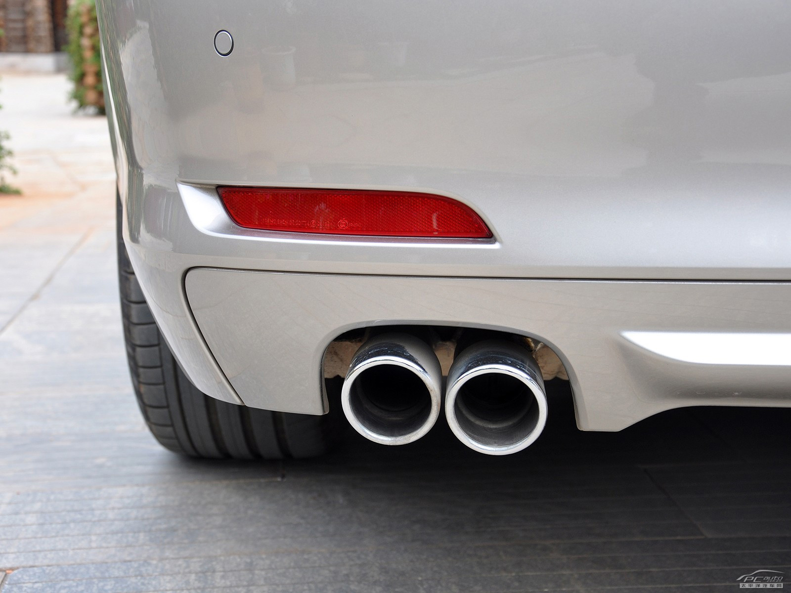 寶馬7系外觀高清大圖