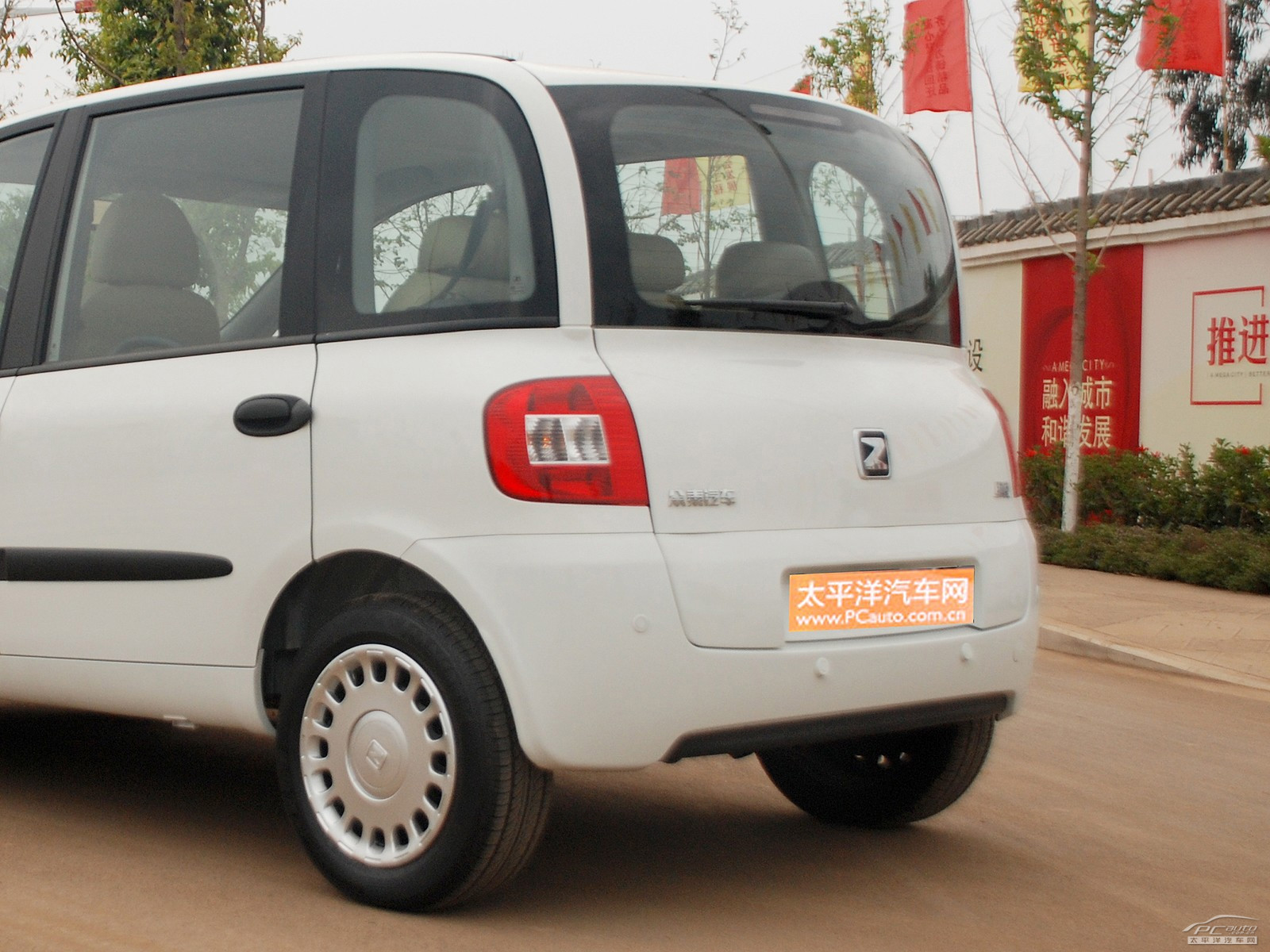 眾泰M300外觀高清大圖