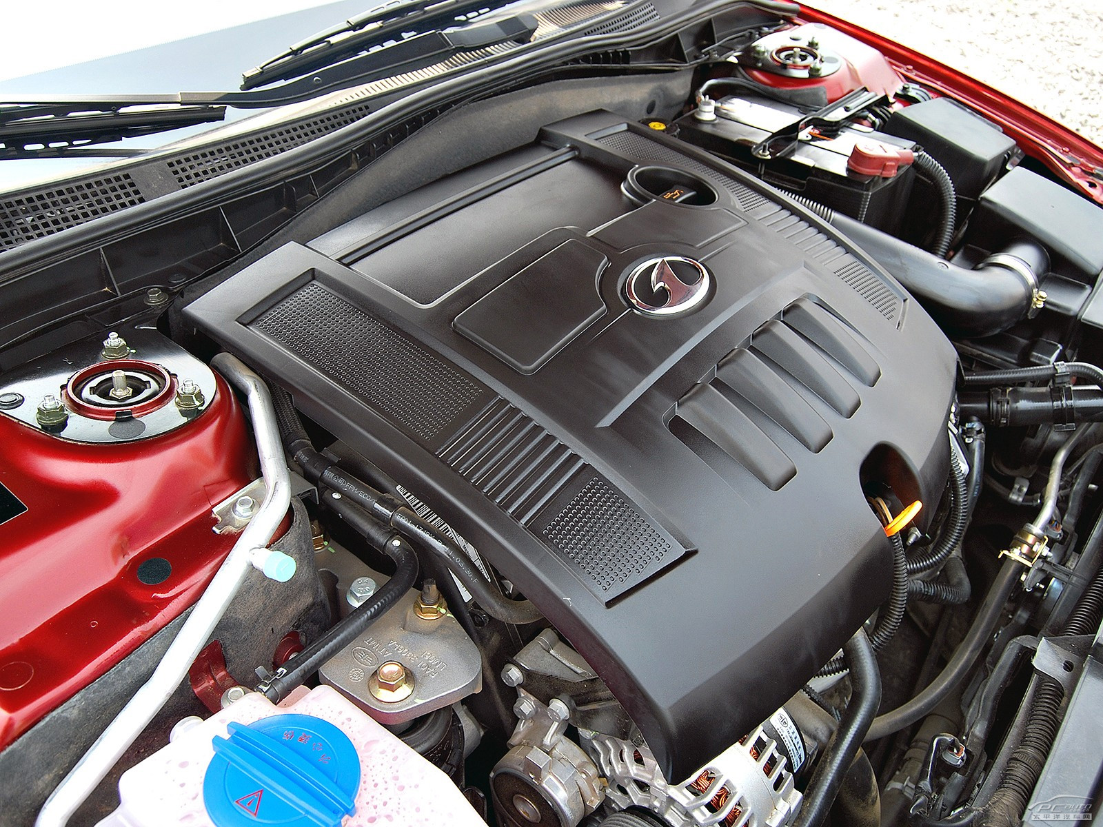 奔騰B50細(xì)節(jié)高清大圖