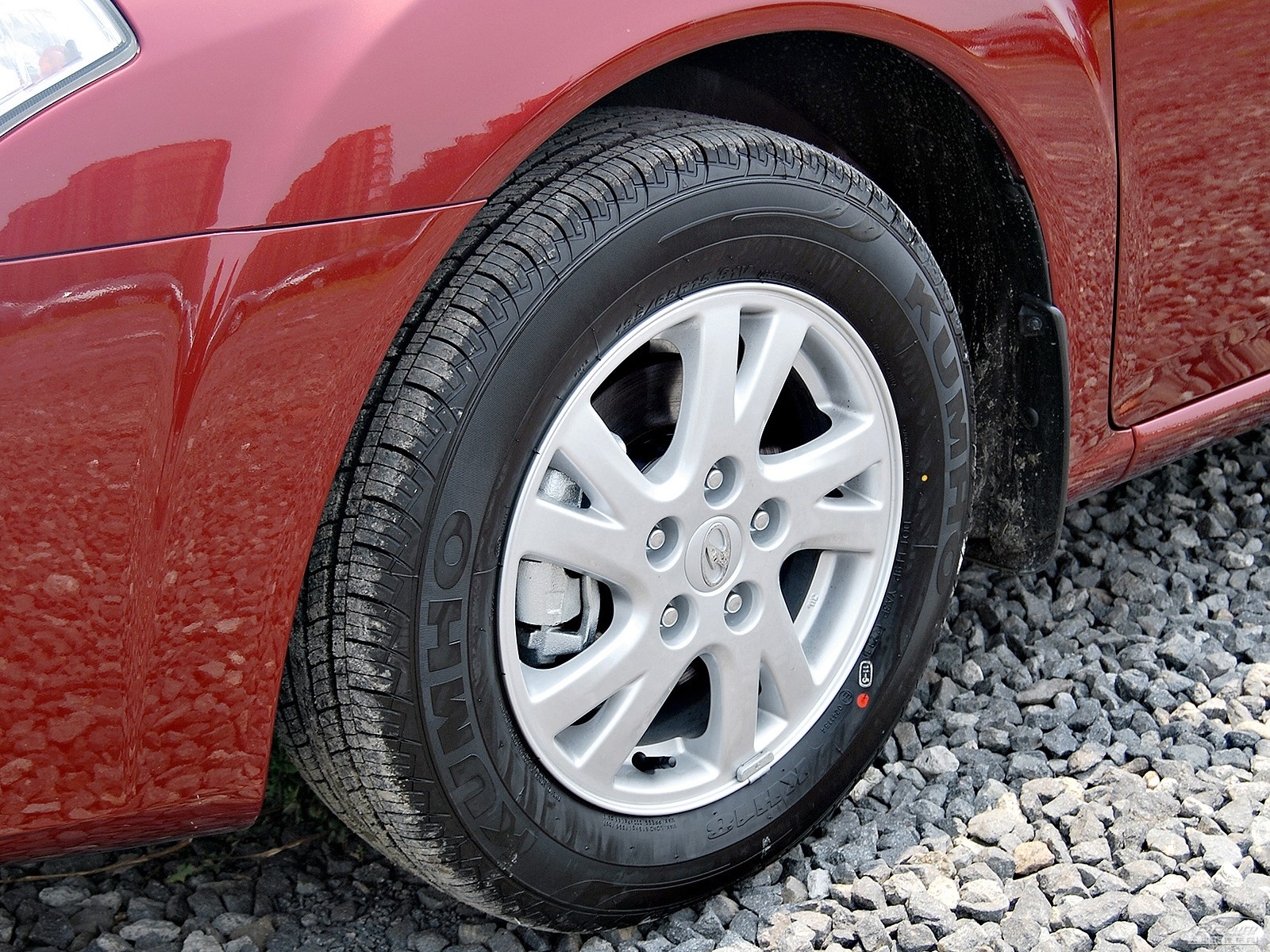 奔騰B50細(xì)節(jié)高清大圖