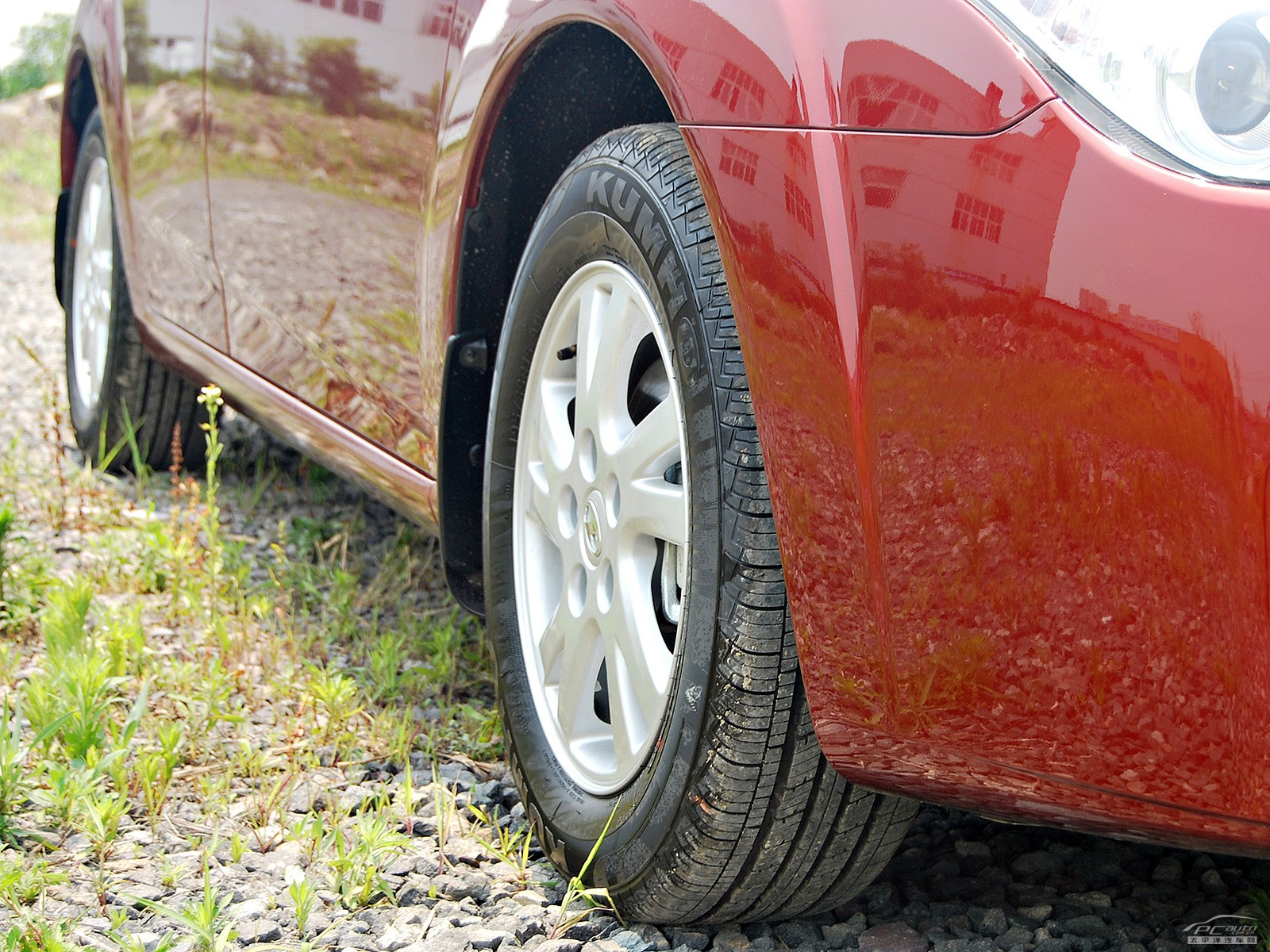 奔騰B50細(xì)節(jié)高清大圖